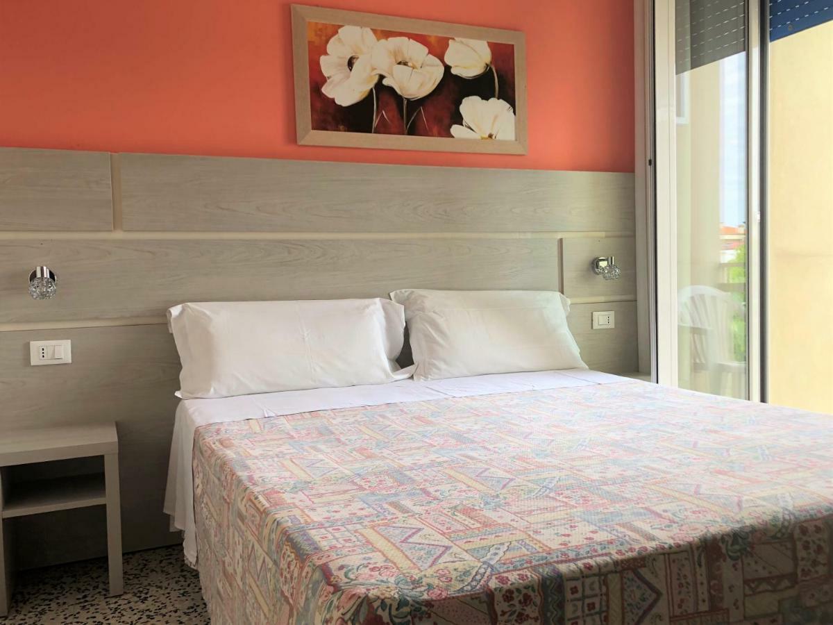 Hotel Edy Rimini Exterior photo